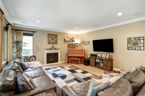 44260 Nighthawk Pass, Temecula CA  92592-1388 exterior