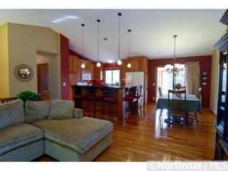 4122 Braddock Trl, Saint Paul, MN 55123-1571