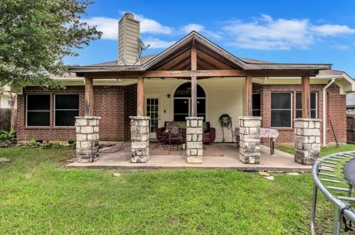 7625 Lawnsberry Dr, Fort Worth TX  76137-4379 exterior