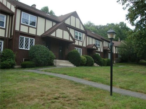 61 Derbyshire, Derby, CT 06418-2240