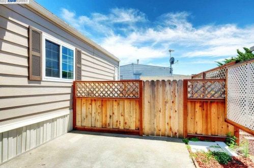 28936 Whitecliff Rd, Hayward, CA 94544-6329
