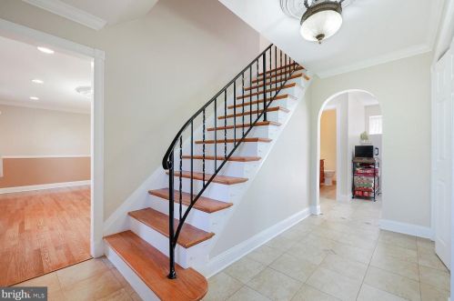 12325 Oakwood Dr, Woodbridge, VA 22192-1911