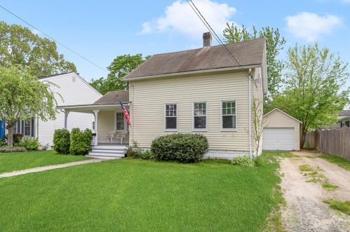 40 Potters Ave, Warwick, RI 02886-3044