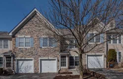 89 Spruce Ln, Paterson, NJ 07508-3147