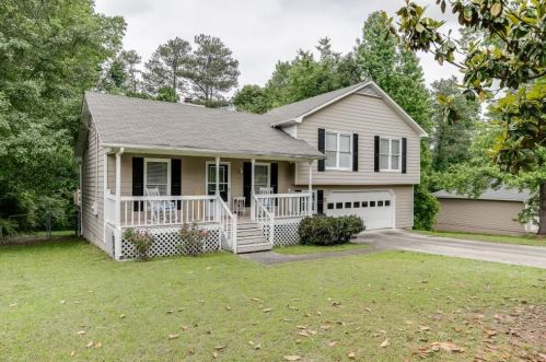 1514 Jamestown Dr, Auburn, GA 30011-3241
