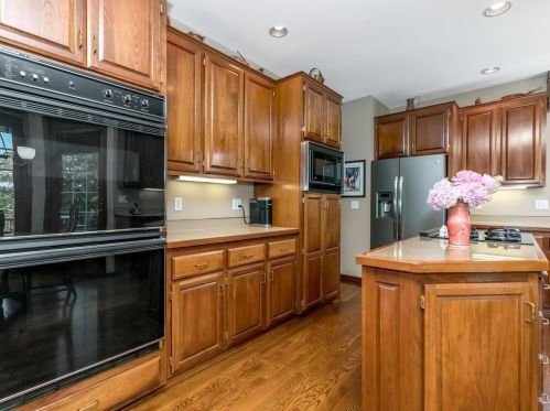 3817 Bridgewater Dr, Saint Paul MN  55123-2526 exterior