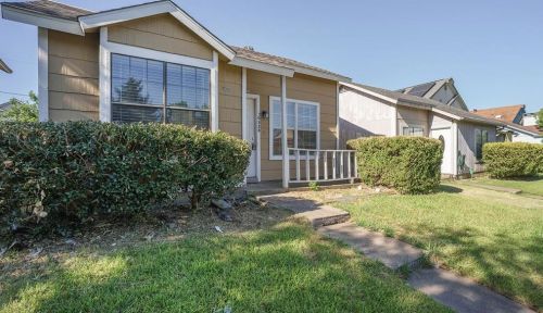 10328 Chelmsford Dr, Dallas TX  75217-3126 exterior
