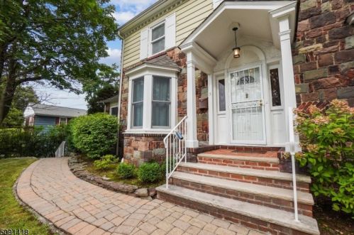 3 Colony Dr, Town Center, NJ 07052-4614