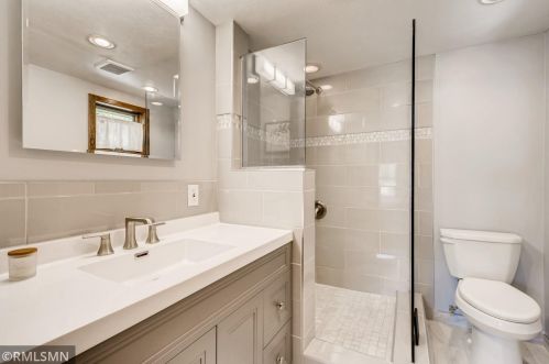 1951 Birch St, Saint Paul MN  55110-4218 exterior