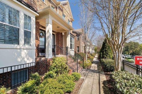 317 Alderwood St, Atlanta GA  30328-2794 exterior