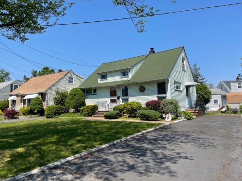 47 Cornell Dr, Clark, NJ 07066-3250