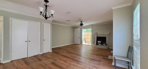 894 Glynn Oaks Dr, Clarkston, GA 30021-2105