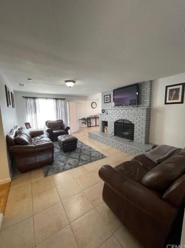 1426 Beacon Ave, Anaheim CA  92802-1718 exterior