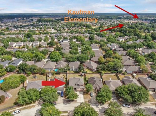 32427 Hunter Park, Conroe, TX 77385-8151