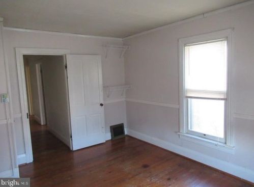 320 Middle St, Hanover PA 17331-3746 exterior