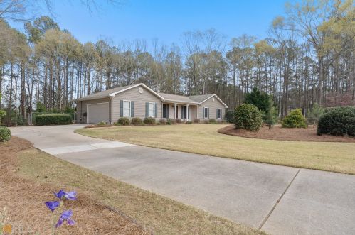 15 New Salem Dr, Mcdonough, GA 30253-4761