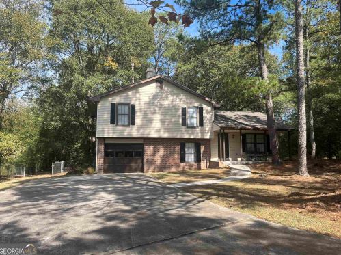 2121 Moon Dr, Conyers, GA 30094-5061