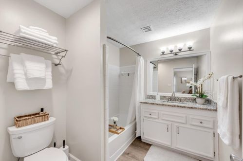 1201 Country Park Dr, Smyrna GA  30080-8226 exterior