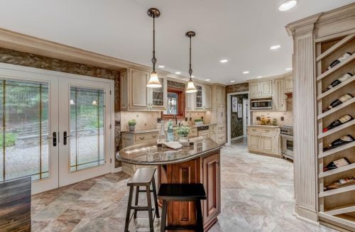 7737 Glen Eden Ln, Cincinnati, OH 45244-3254