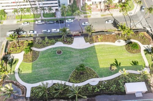 2240 Kuhio Ave, Honolulu HI  96815-2898 exterior