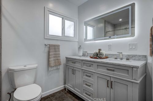 13226 Jefferson Ave, Hawthorne CA  90250-5927 exterior