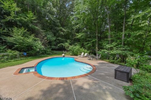 65 Radtke Rd, Dover, NJ 07869-3812