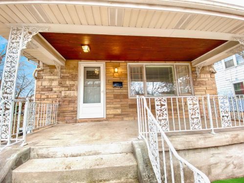11 Escalon St, Cincinnati, OH 45216-1702