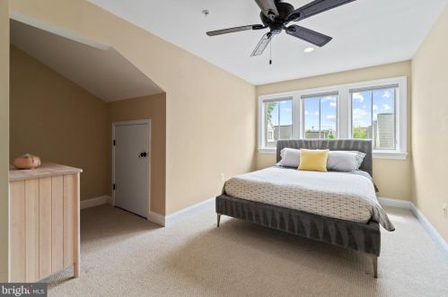 8916 Ct Way, Silver Spring MD 20910-2276 exterior