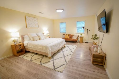 463 Old Hickory Dr, Conroe TX  77302-3077 exterior