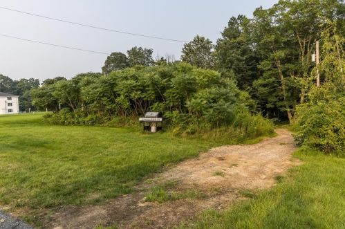 48 Westville Rd, Plaistow NH  03865-2950 exterior