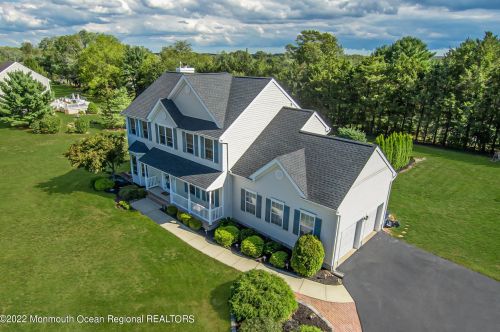 5 Trotter Way, Upper Freehold Township, NJ 08514-1721
