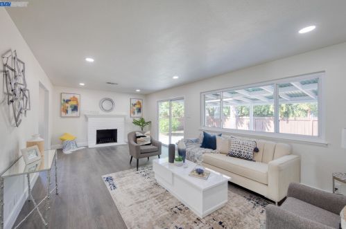 5013 Sutherland Dr, Concord, CA 94521-3050
