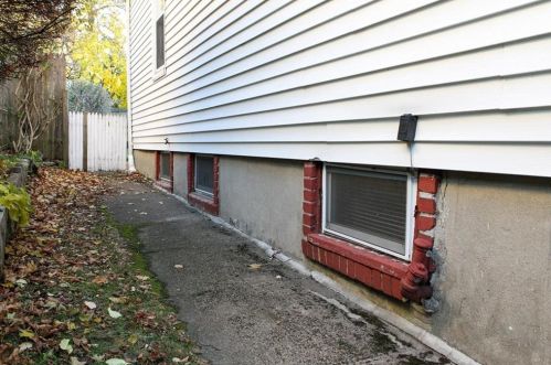 51 Duncan Ave, Providence RI  02906-1814 exterior