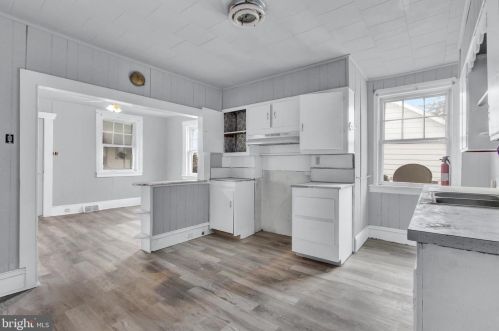 2161 Newville Rd, Carlisle PA  17015-7747 exterior