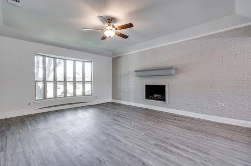 2051 Oakbluff Dr, Carrollton TX  75007-1649 exterior