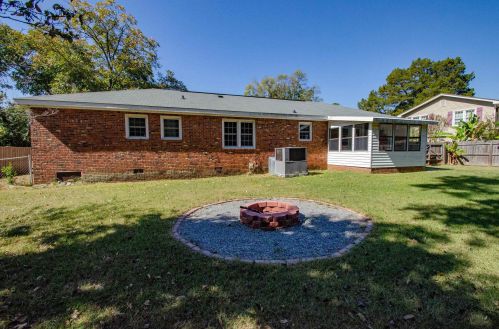 104 Avalon Dr, Warner Robins, GA 31093-1134
