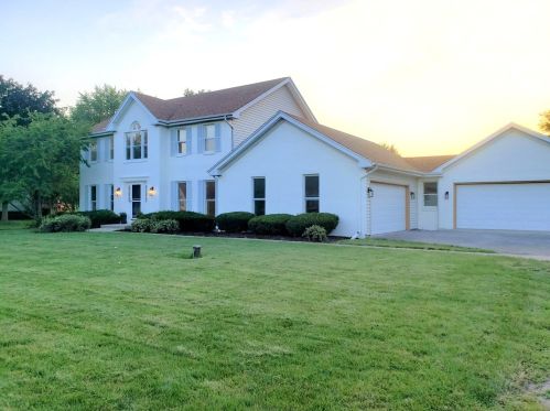 156 Mallard Ln, Hanover Park, IL 60108-5406