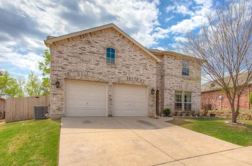 6144 Paddlefish Dr, Fort Worth TX  76179-7576 exterior