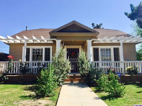 468 Hawthorne St, Glendale, CA 91204-1212