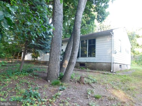 606 Oak St, Runnemede, NJ 08078-1445
