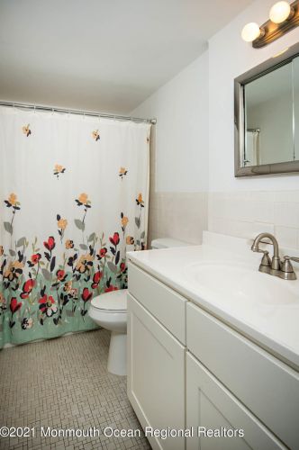 1615 Park Ave, Tinton Falls NJ  07712-5281 exterior