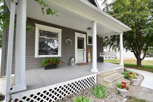 332 2nd Ave, Wanamingo, MN 55983-3837