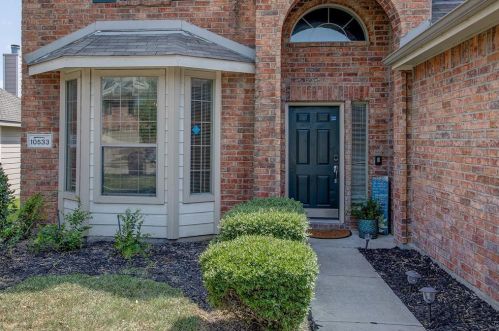 10533 Lipan Trl, Fort Worth, TX 76108-6920