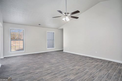 5858 Mistyview Dr, Rex GA 30273-1153 exterior