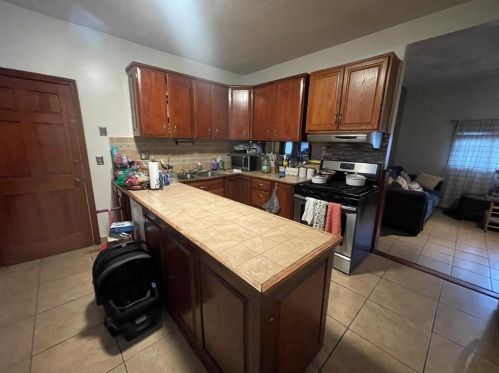 36 Ralph St, Providence, RI 02909-4434