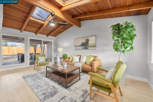 2248 Huron Dr, Concord CA  94519-2033 exterior