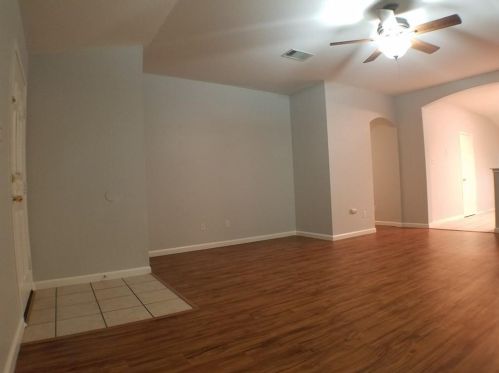 102 Star Of Texas Dr, Uhland TX  78640-5290 exterior