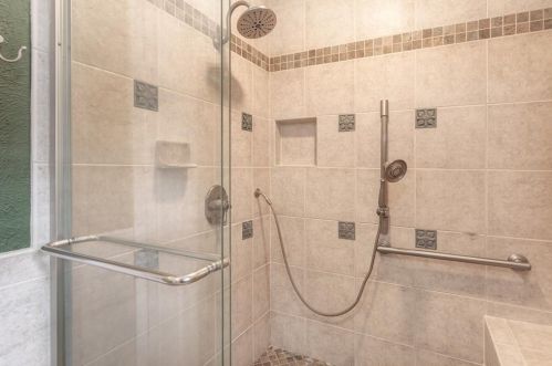 1415 Shady Grv Rd, Irving TX  75060-6430 exterior