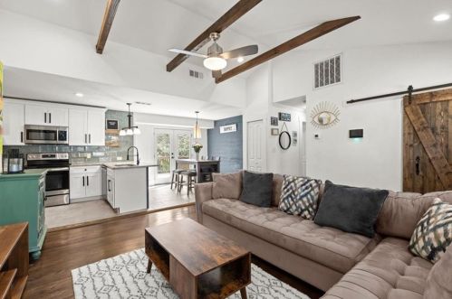 2930 Eleanor Ter, Atlanta GA  30318-6014 exterior