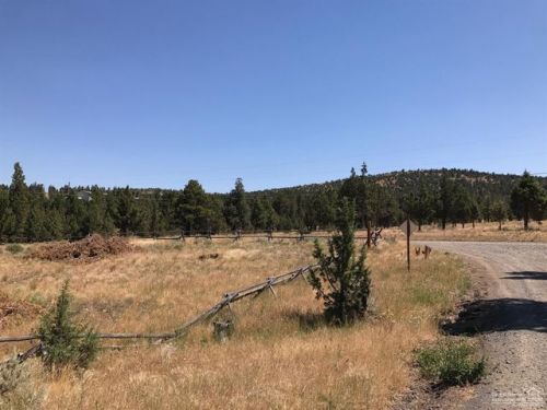 7853 Thompson Ct, Prineville, OR 97754-8766